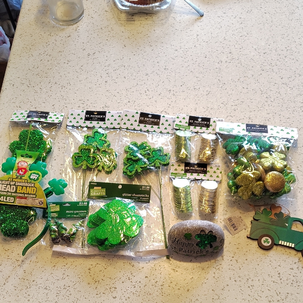 St. Patrick Green and Gold Decor Lot
